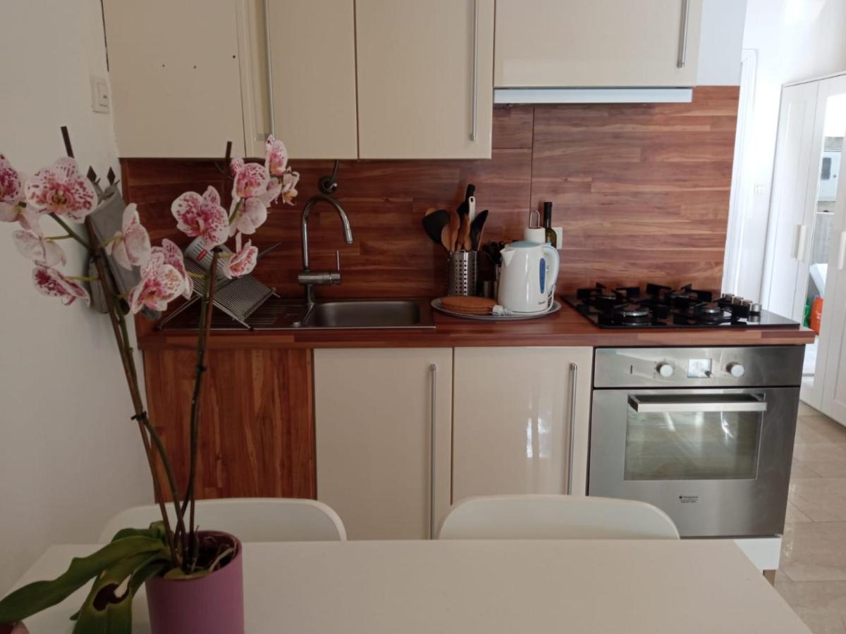 Ratak House Apartment ปริซบา ภายนอก รูปภาพ