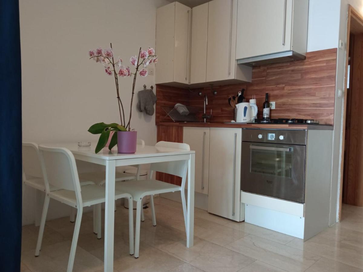 Ratak House Apartment ปริซบา ภายนอก รูปภาพ