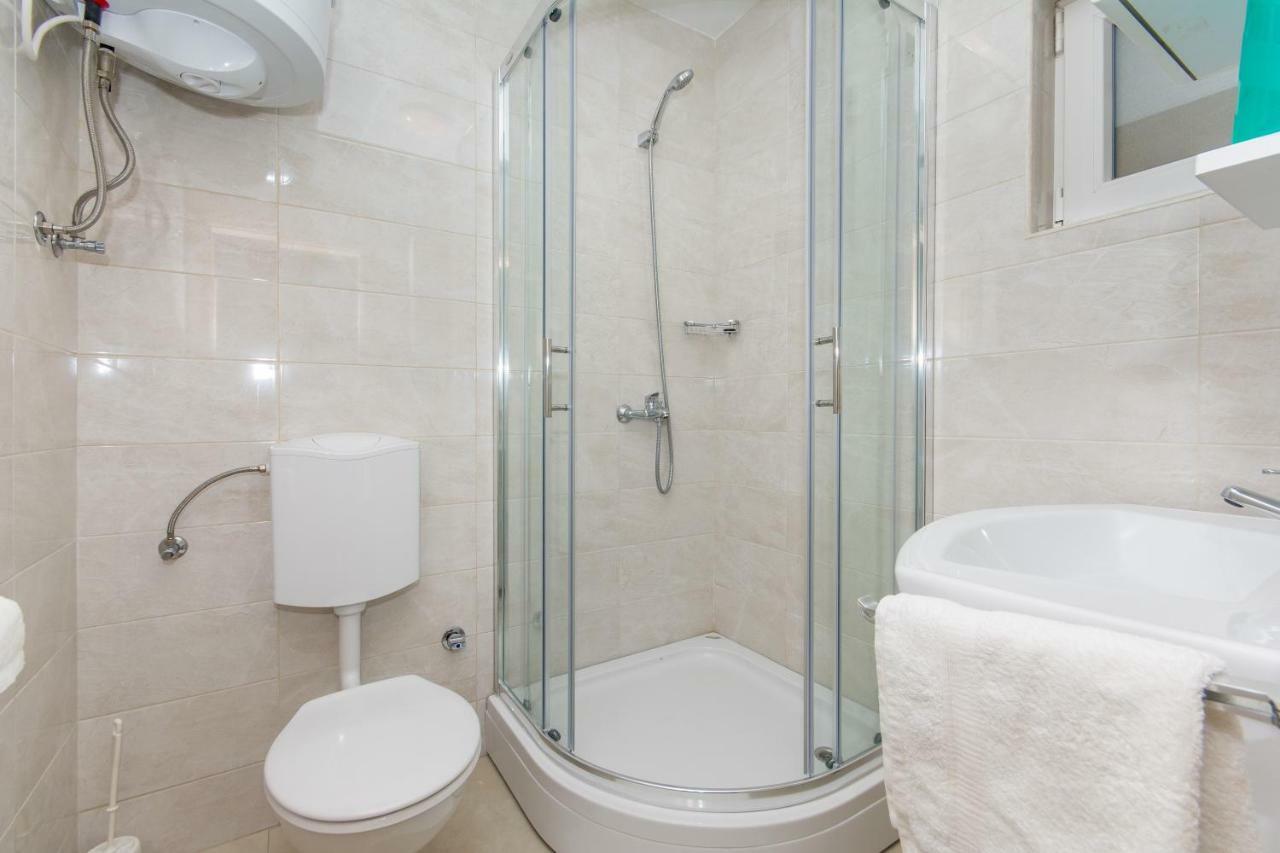 Ratak House Apartment ปริซบา ภายนอก รูปภาพ