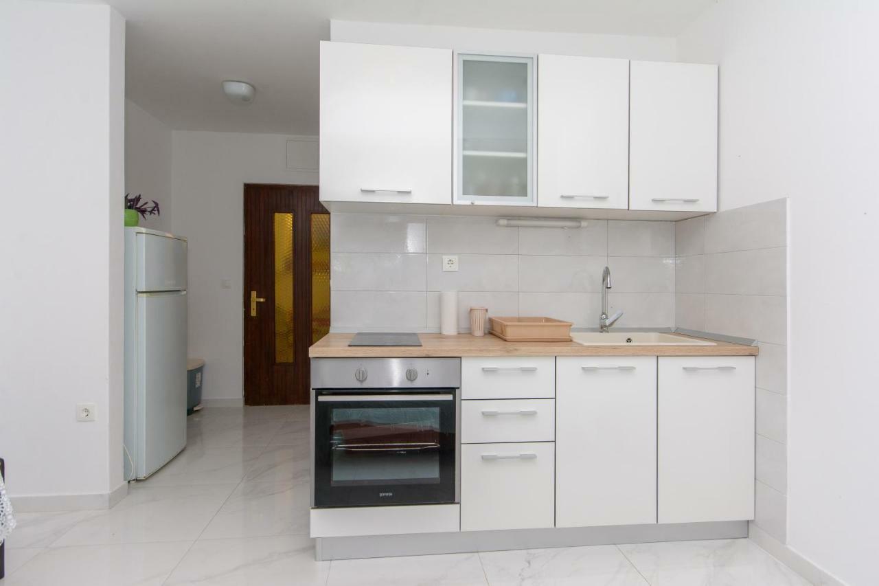Ratak House Apartment ปริซบา ภายนอก รูปภาพ