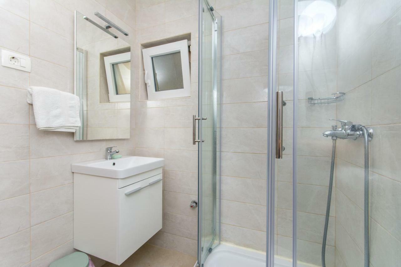 Ratak House Apartment ปริซบา ภายนอก รูปภาพ