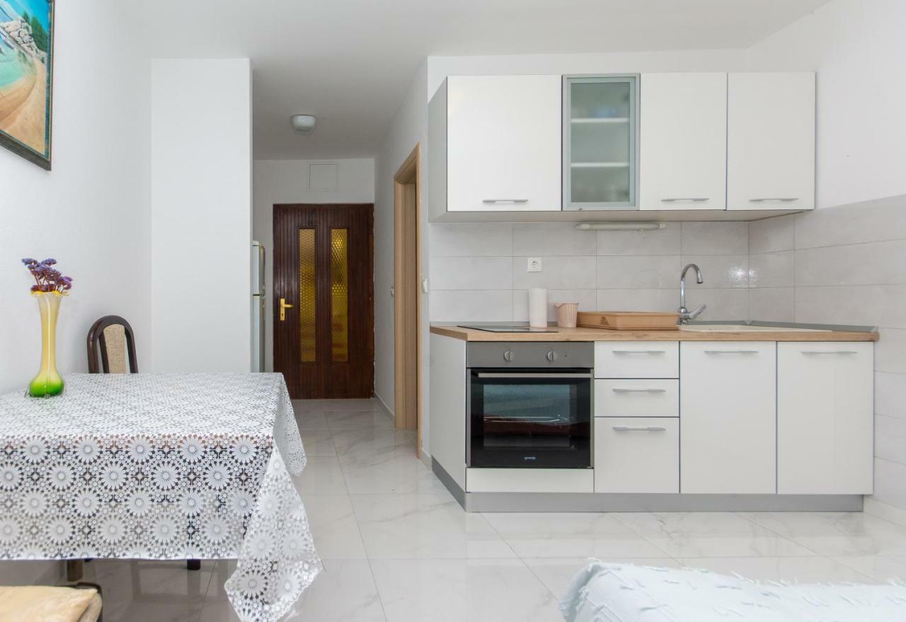 Ratak House Apartment ปริซบา ภายนอก รูปภาพ